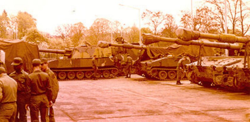 Czns Daley 13.jpg - 1981 - Daley - How Battery - Cozzens, Charlie - Hardstand